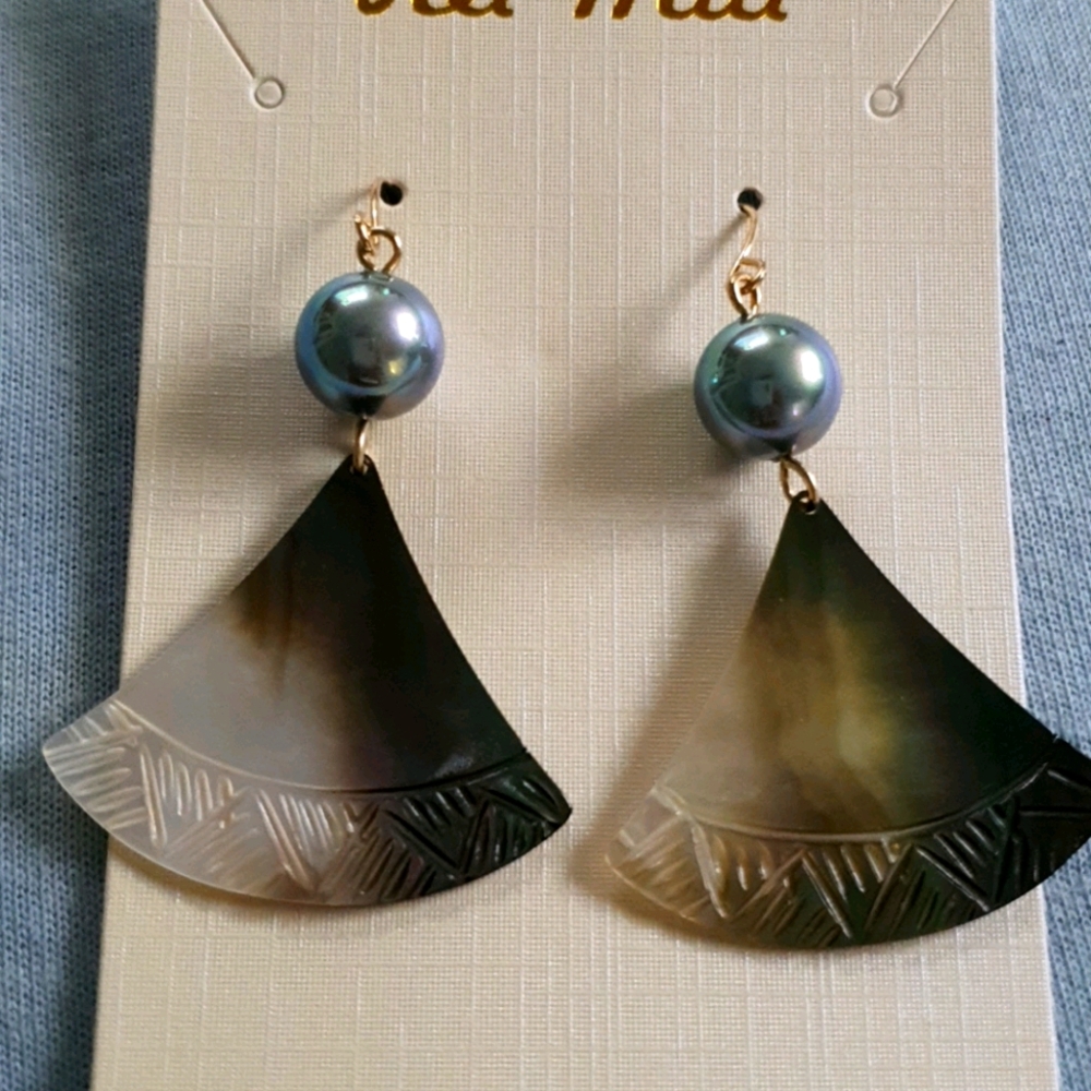 ‼NWT Tahitian Pearl Shell  Earrings 14k…
